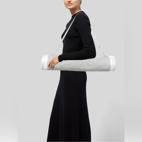 ISSEY MIYAKEGray & White Travel/Yoga/Duffle Bag. Sz. OS